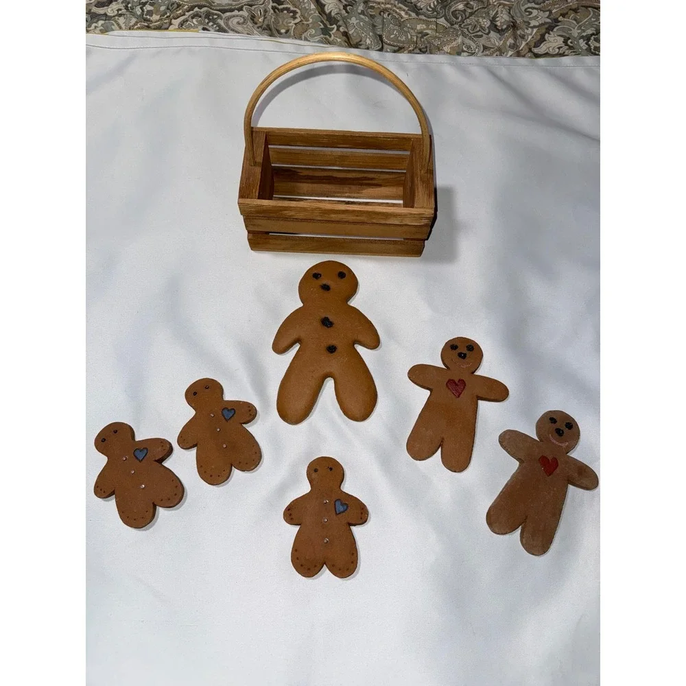 Primitive Gingerbread Family Christmas Decor Wooden Basket Rustic Folk Art Set‎